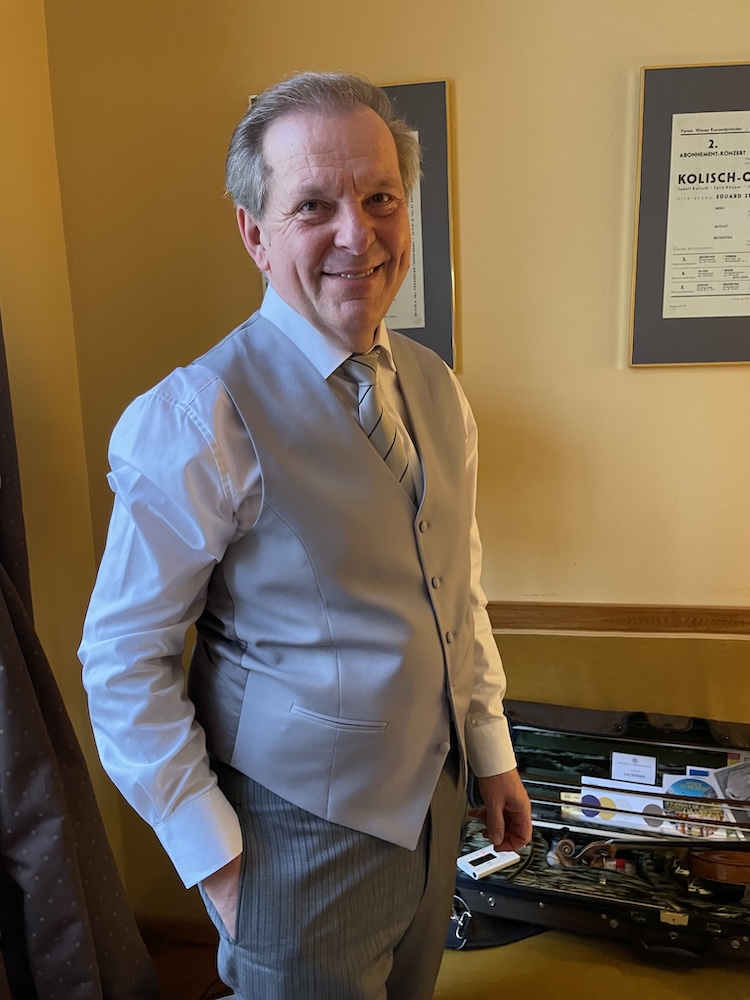 Prof. Helmut Lackinger – 1. Violine